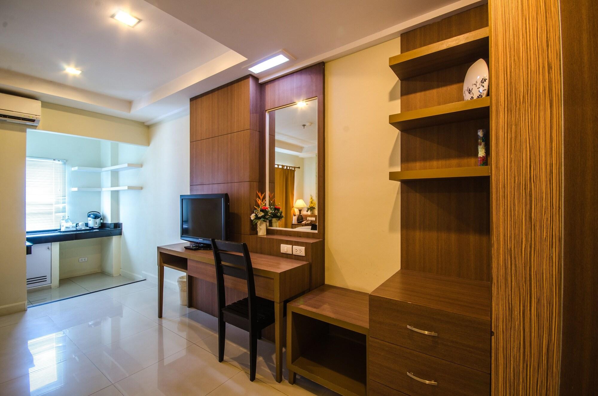 The Platinum Suite Бангкок Екстер'єр фото