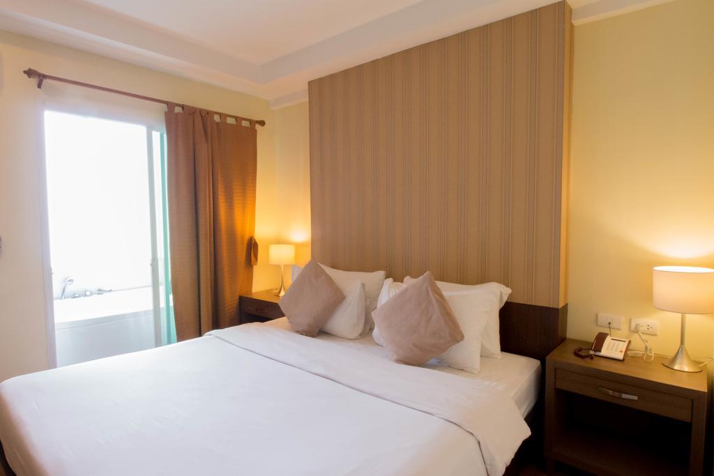 The Platinum Suite Бангкок Екстер'єр фото