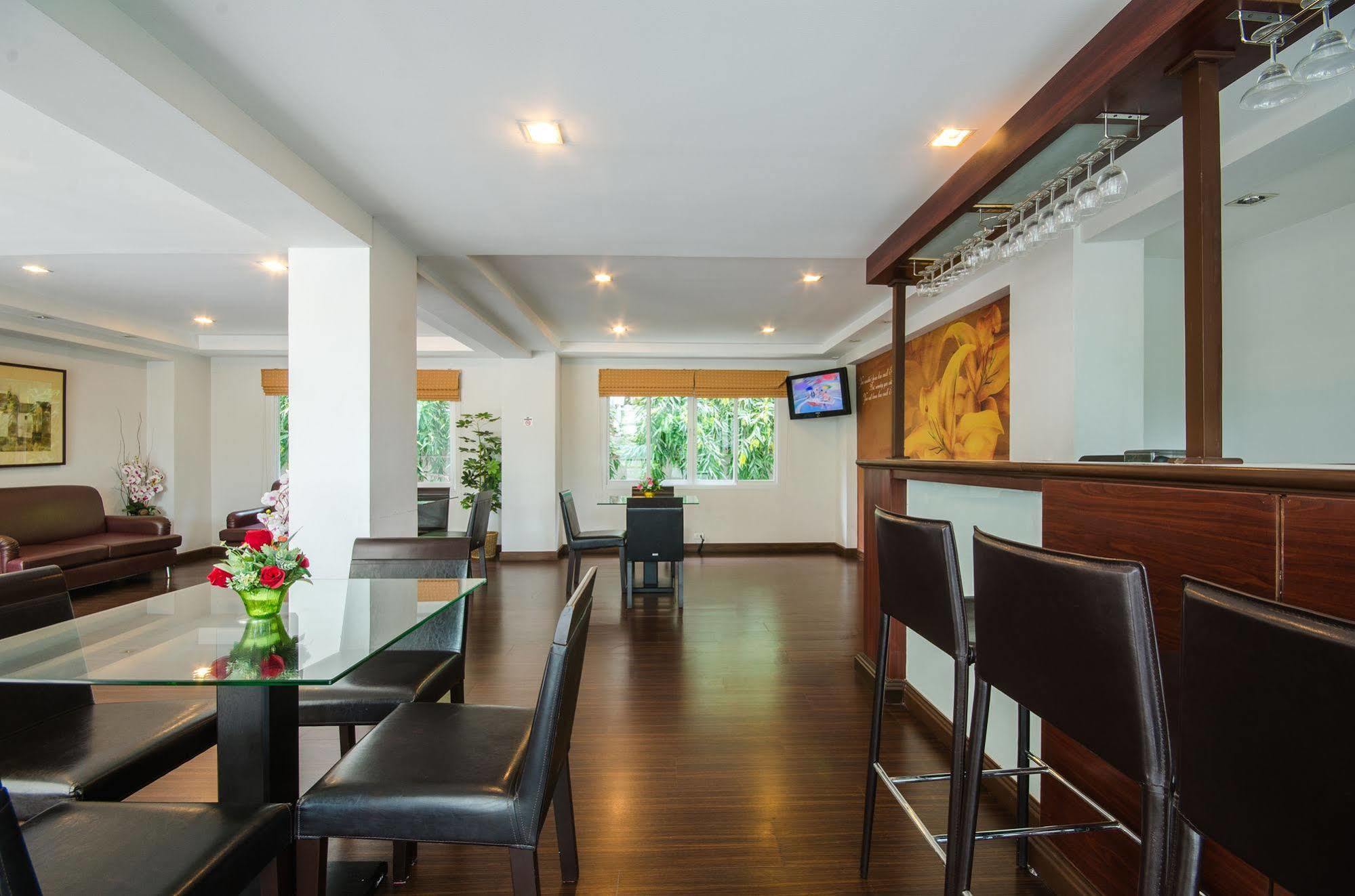 The Platinum Suite Бангкок Екстер'єр фото